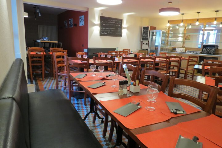 Dining 52 of 92