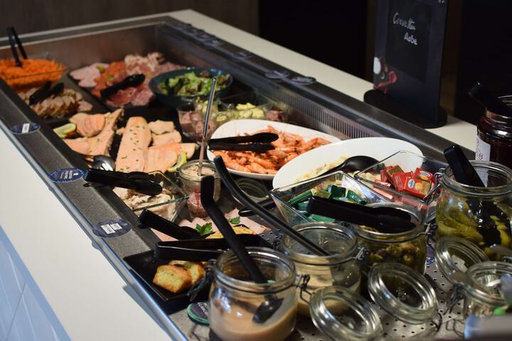 Dining 43 of 81