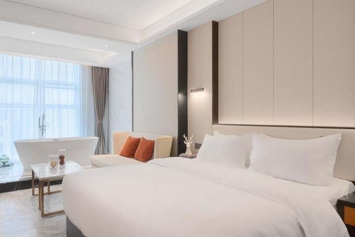 Room 6 of 34
