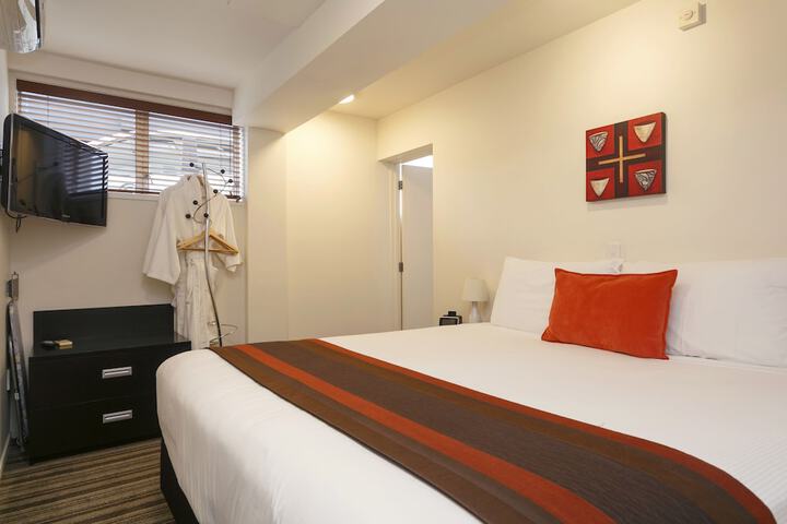 Room 45 of 200