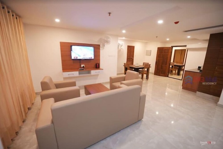 Room 5 of 9