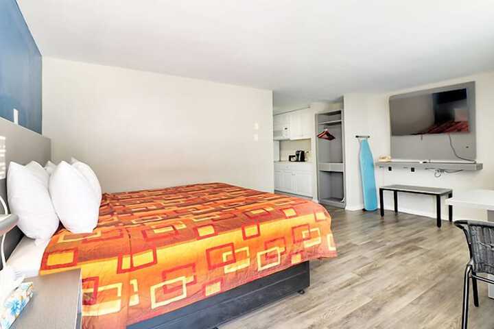 Room 54 of 99