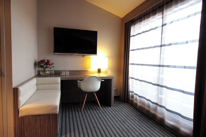 Room 21 of 92