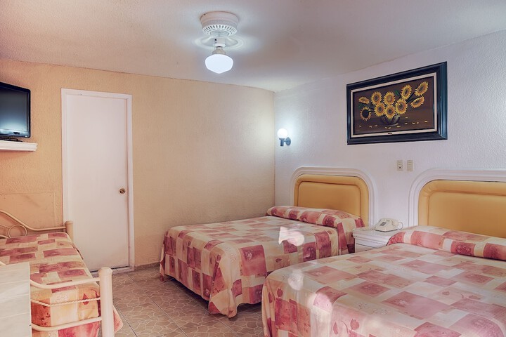 Room 3 of 8