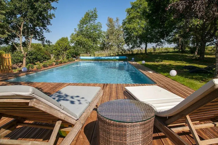 Pool 10 of 14