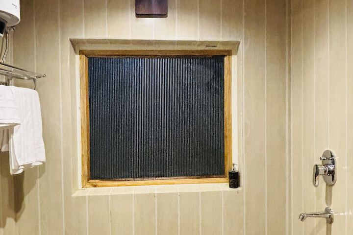 Room 25 of 60
