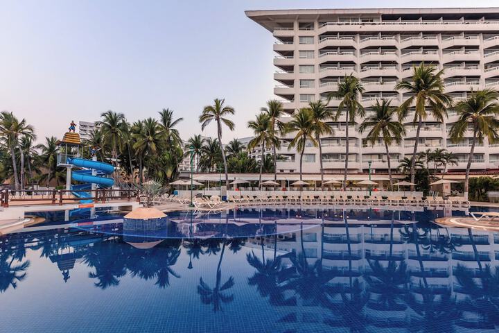 Pools & Facilities