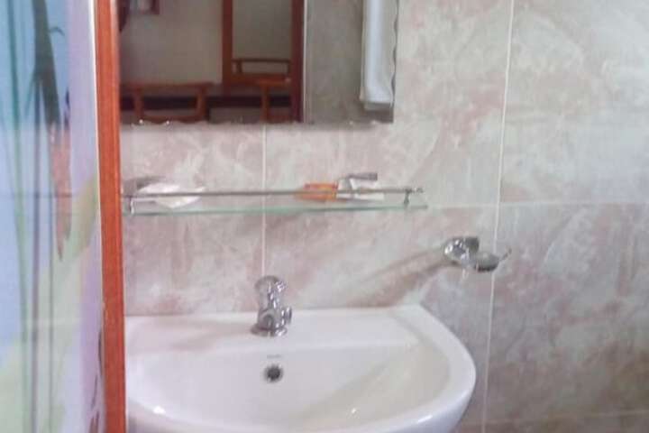 Room 15 of 34