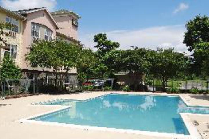 Pool 5 of 8