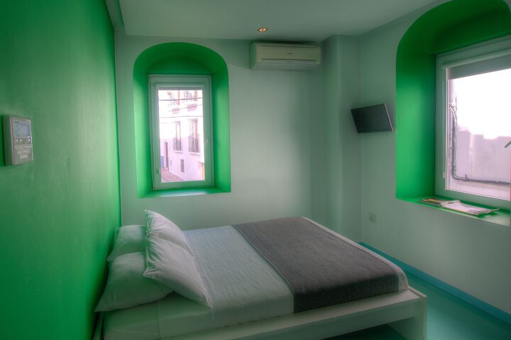 Room 12 of 50