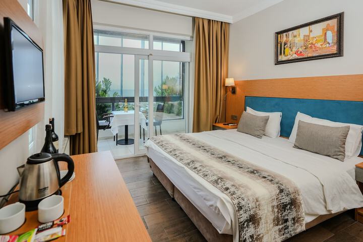 Room 32 of 101