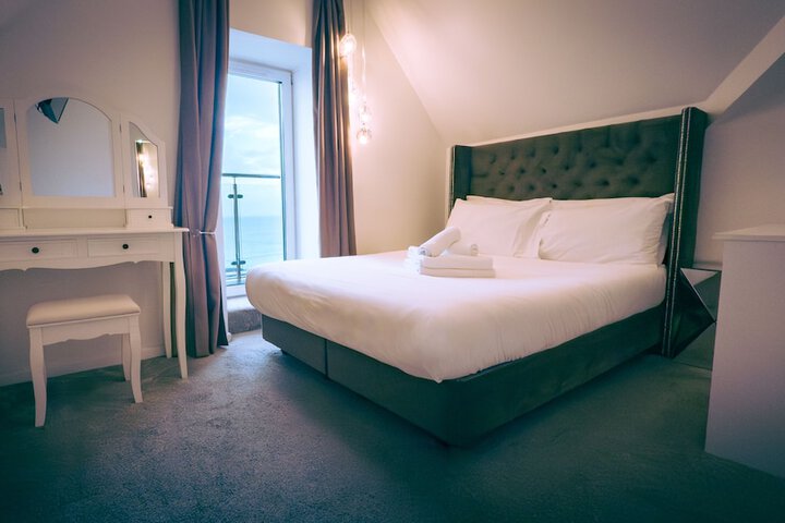 Room 17 of 60
