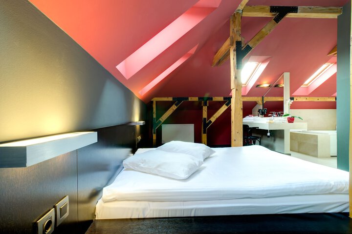 Room 40 of 144