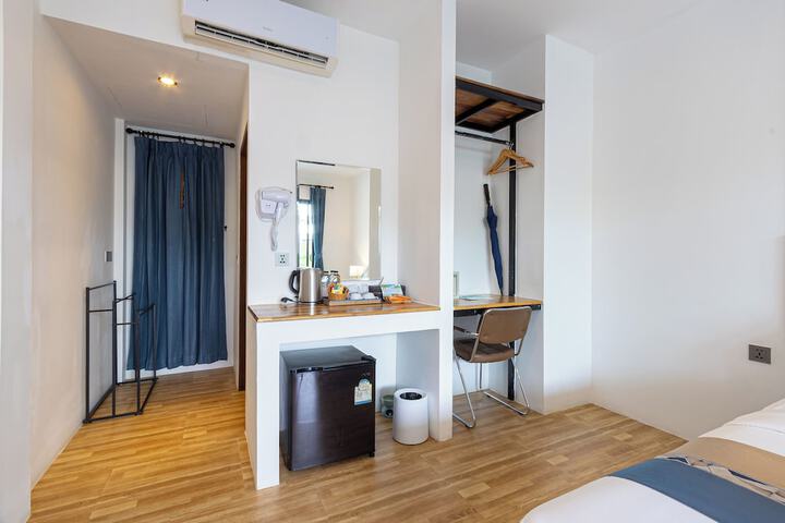 Room 109 of 293