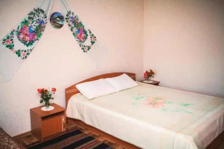 Room 4 of 13