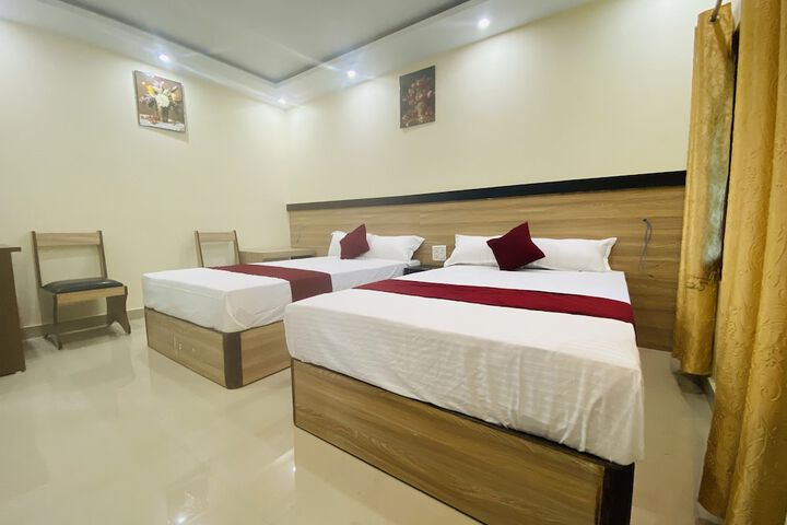 Room 4 of 24