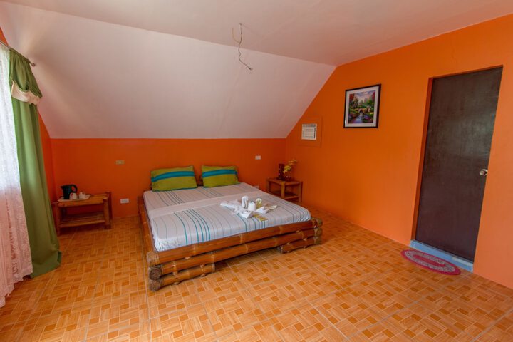 Room 43 of 210