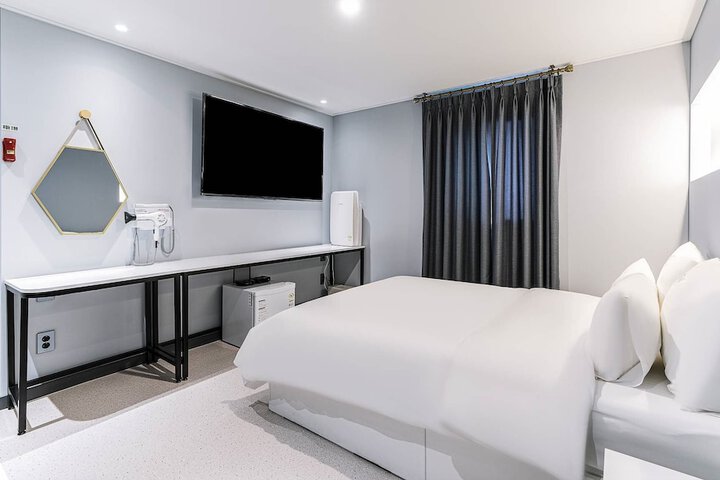 Room 13 of 78