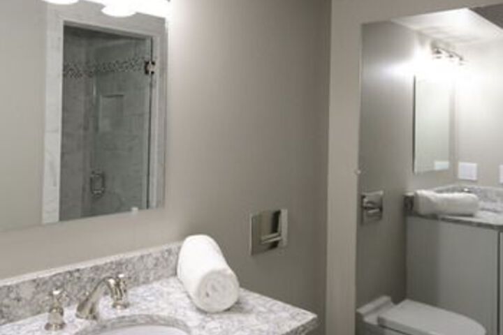 Room 4 of 110