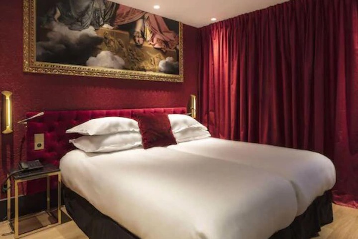 Room 10 of 60