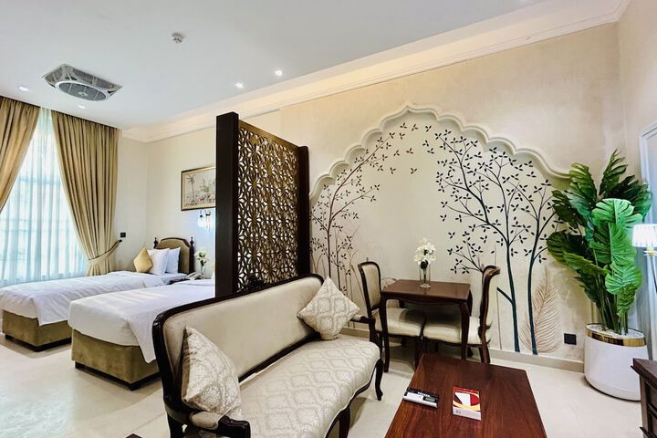 Room 13 of 25