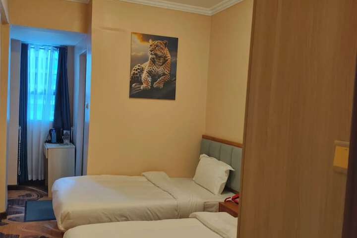 Room 3 of 13