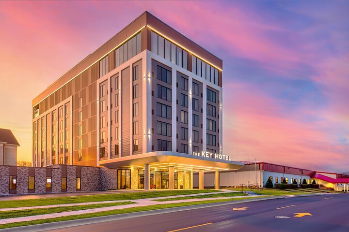 The Key Hotel Dubuque Tapestry Collection by Hilton in Dubuque, IA