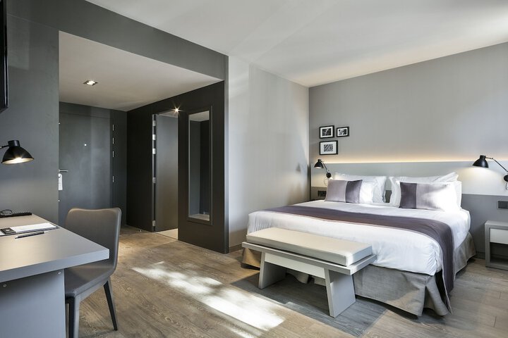 Room 17 of 39