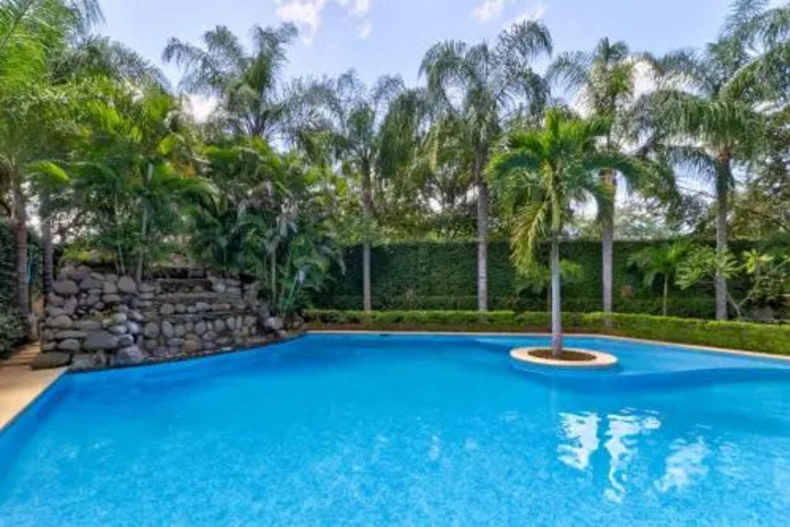 Pool 16 of 26