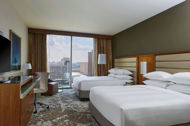Room 30 of 173