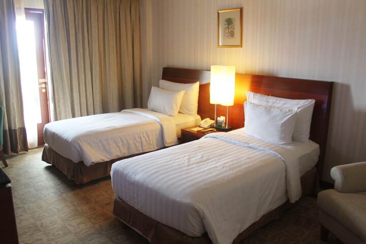 Room 12 of 46
