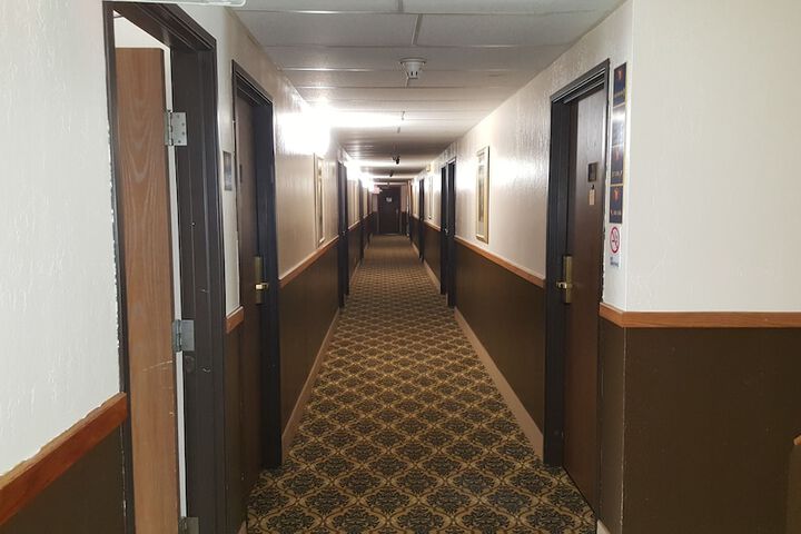 Ballroom/Hall 14 of 20