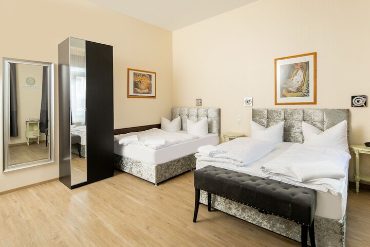 Room 14 of 21