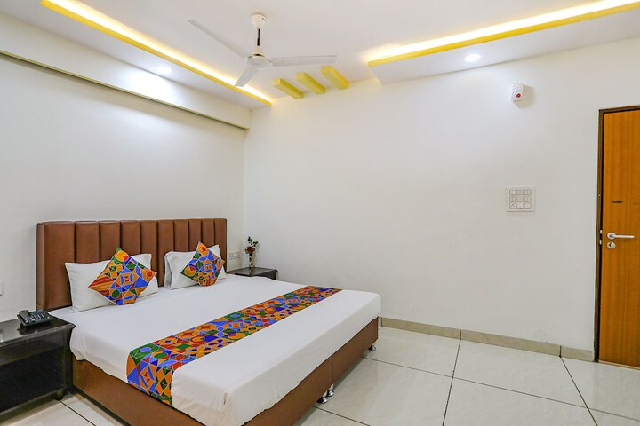 Fabhotel Dhruva