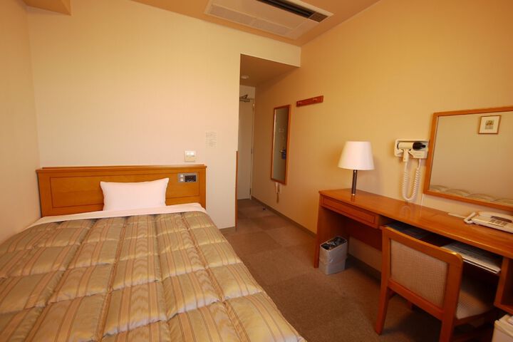 Room 8 of 22