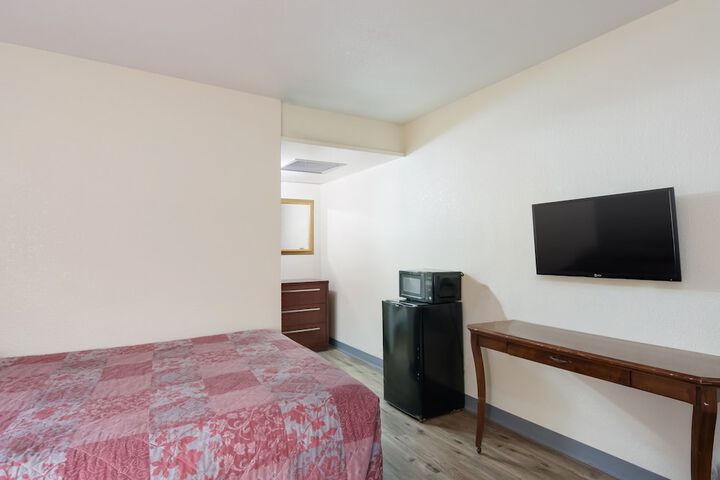 Room 11 of 25