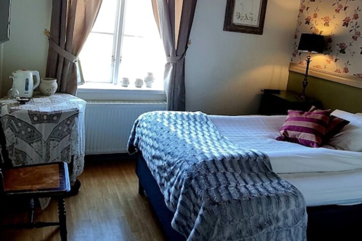 Room 5 of 50