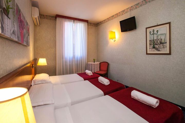 Room 21 of 41
