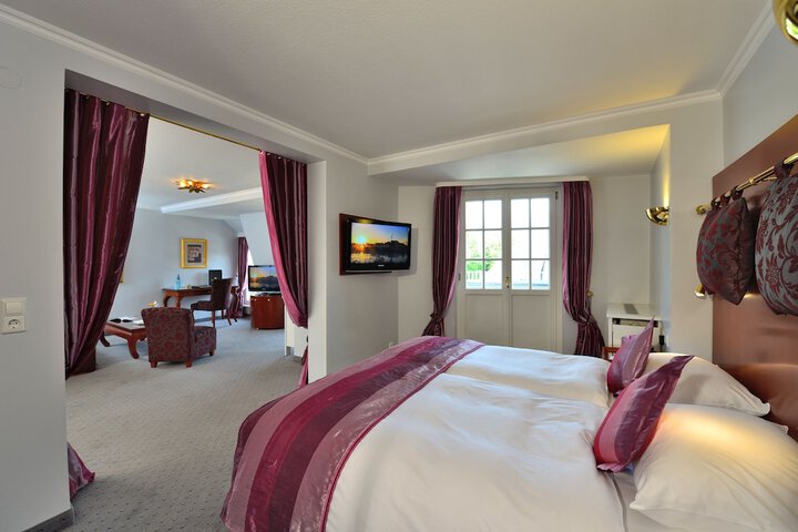 Room 4 of 91