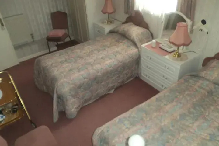 Room 7 of 10