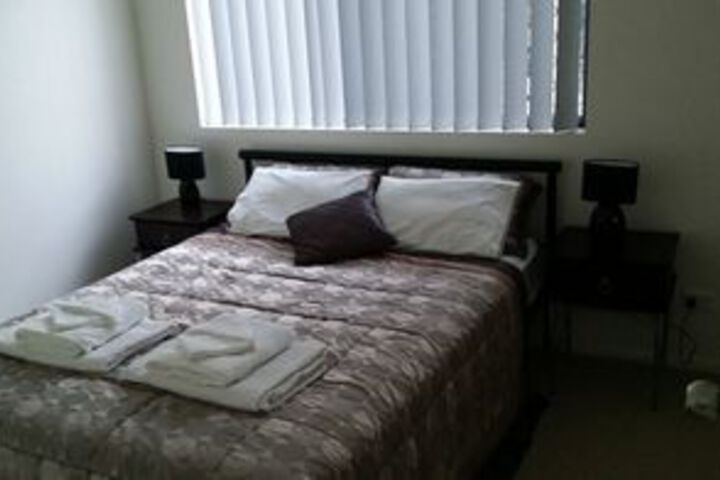 Room 11 of 19