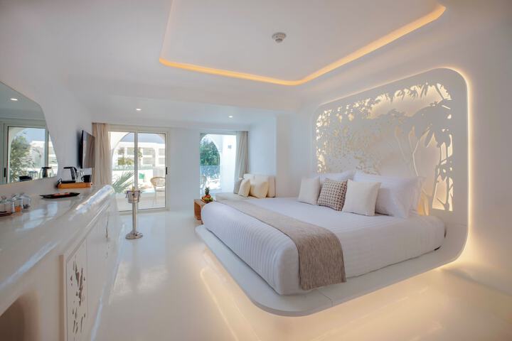 Room 7 of 74