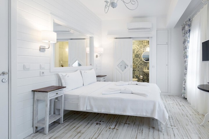 Room 10 of 22