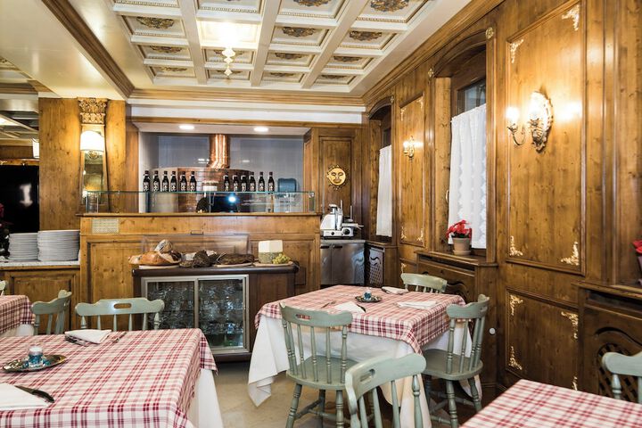 Dining 25 of 36