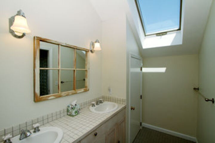 Room 6 of 24