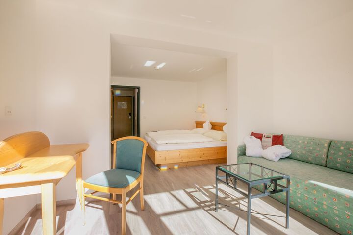 Room 8 of 27