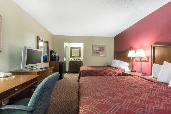 Room 7 of 39
