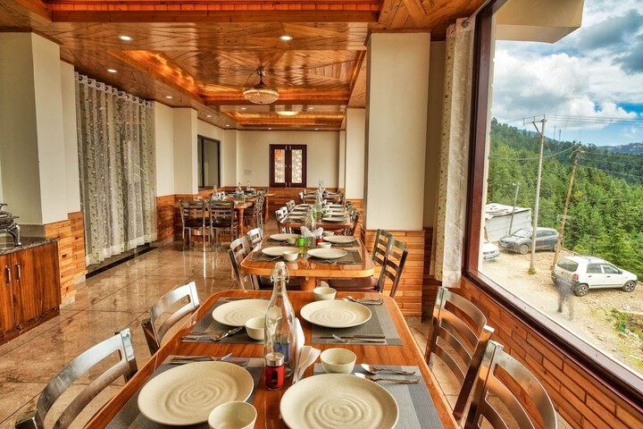 Dining 15 of 19