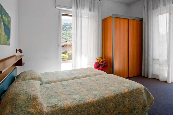 Room 8 of 44