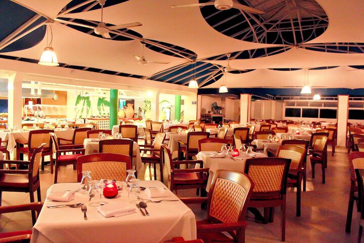 Dining 44 of 65